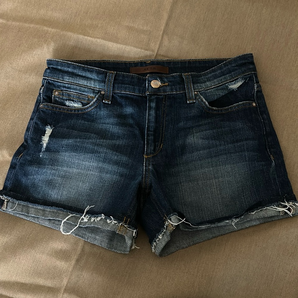 Joe’s Limited Edition denim shorts w slight rolled cuff, size 26.